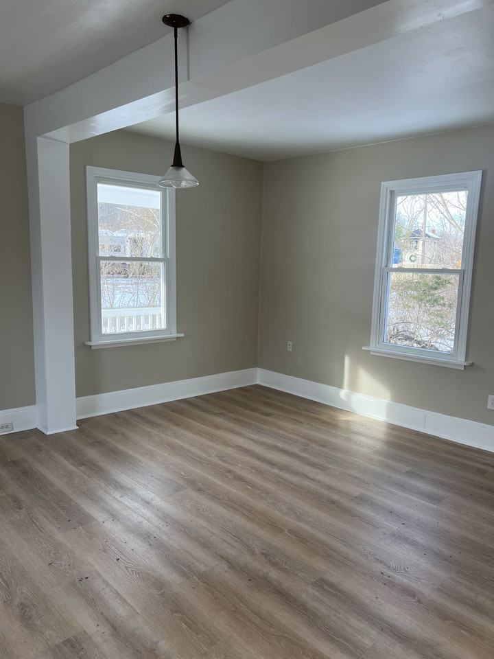 211 Railroad Ave #1 - Photo 3 of 10