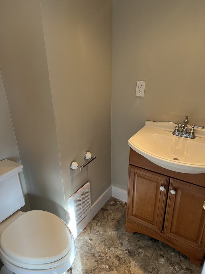 211 Railroad Ave #1 - Photo 6 of 10
