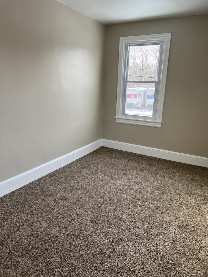 211 Railroad Ave #1 - Photo 7 of 10