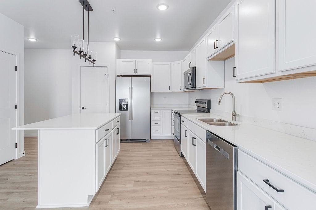 2465 62nd Avenue South - Photo 6 of 50