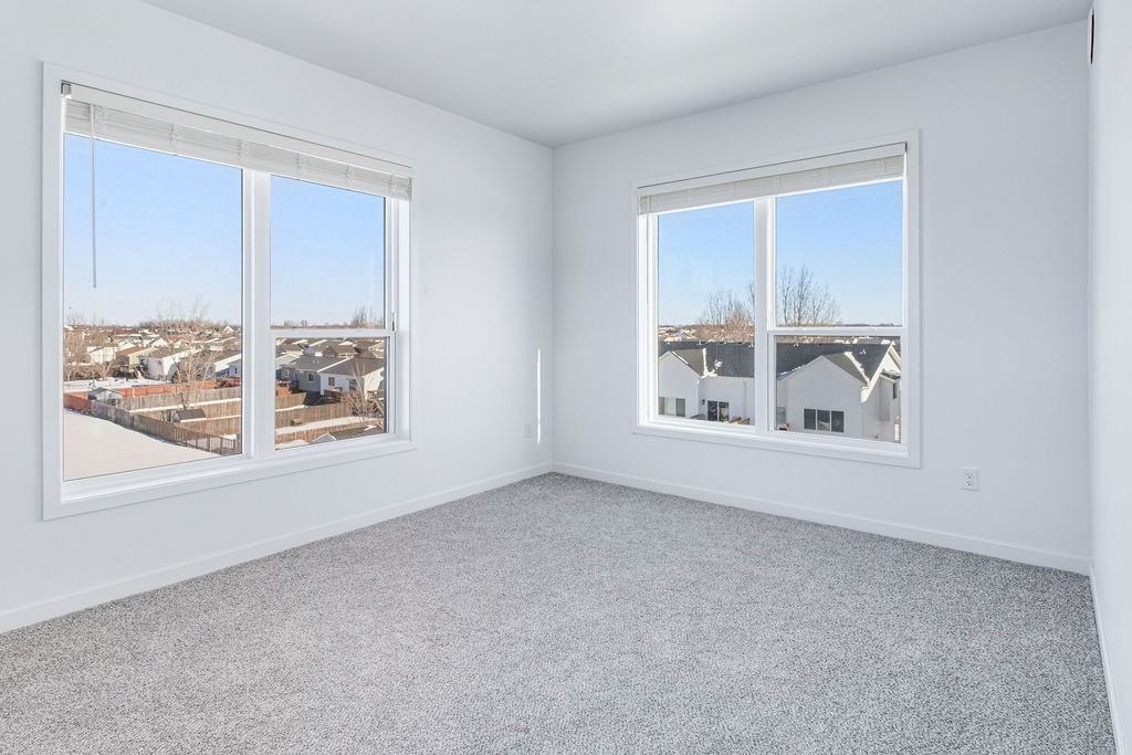 2465 62nd Avenue South - Photo 7 of 50