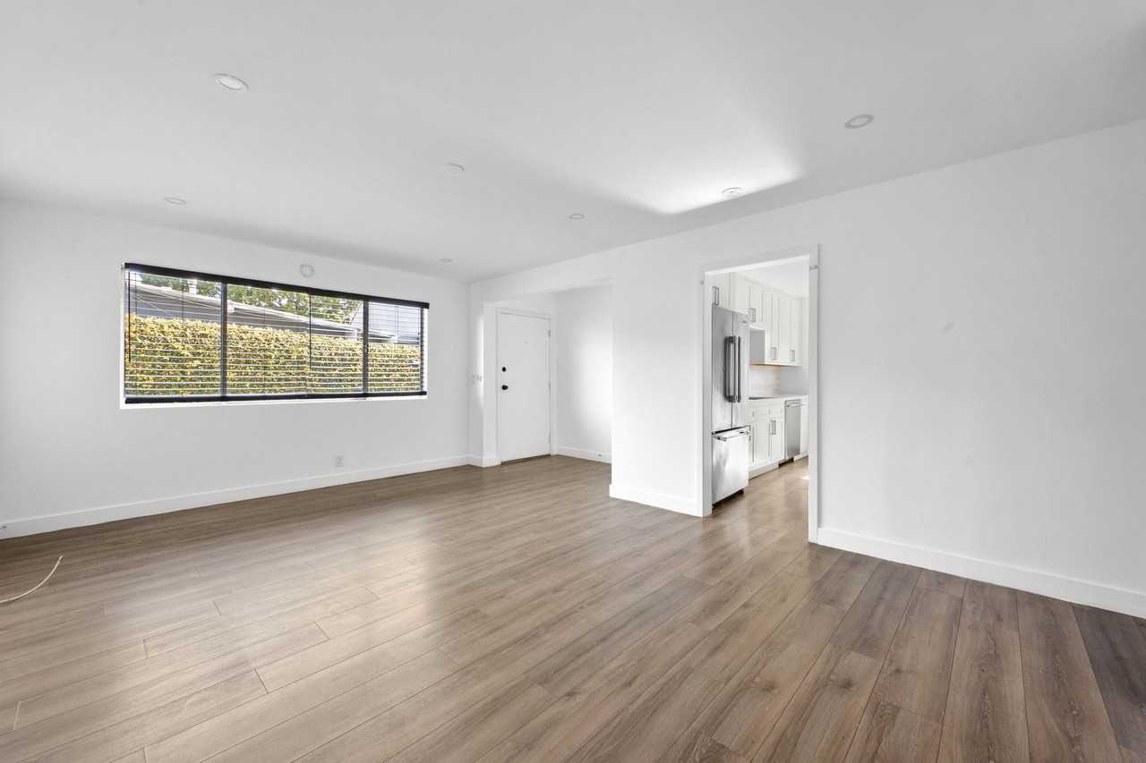 2350 Santa Ana Avenue - Photo 4 of 11