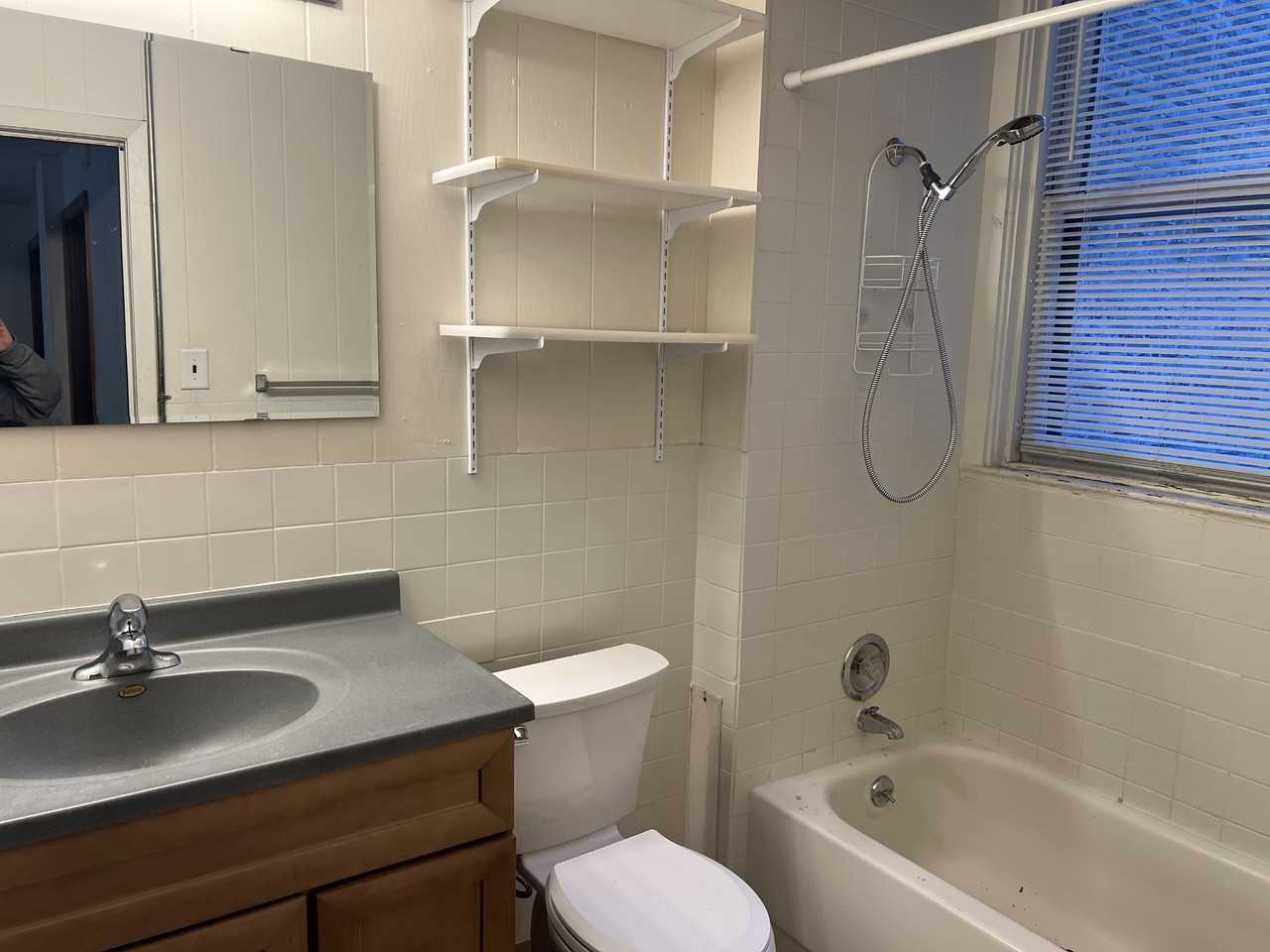 406 North Broadway Drive - Photo 5 of 7