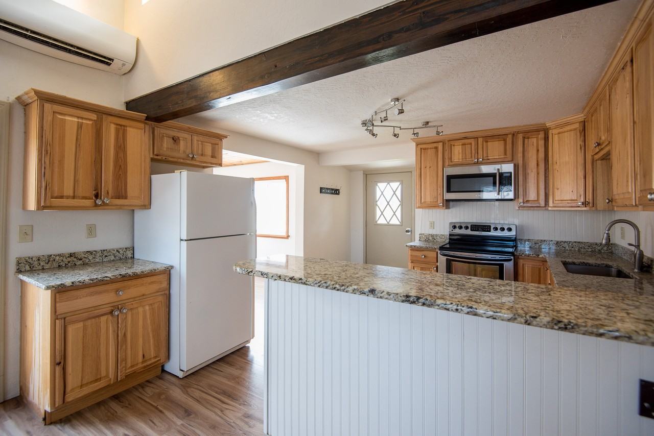 2296 Ne 16th St #1 - Photo 3 of 11