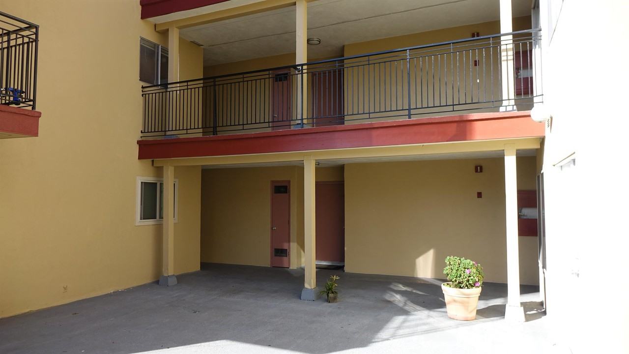 2606 Benvenue Avenue - Photo 6 of 42