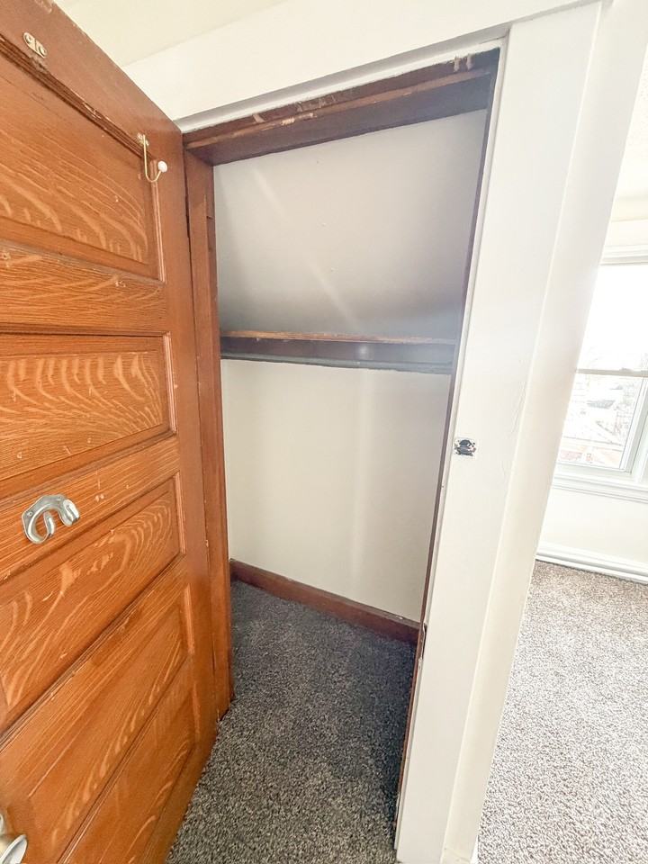 726 Fairview Avenue - Photo 5 of 14