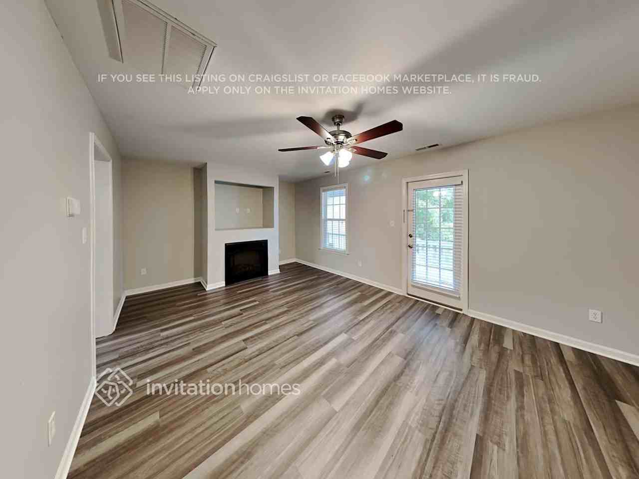 406 Whitehall Ct - Photo 4 of 19