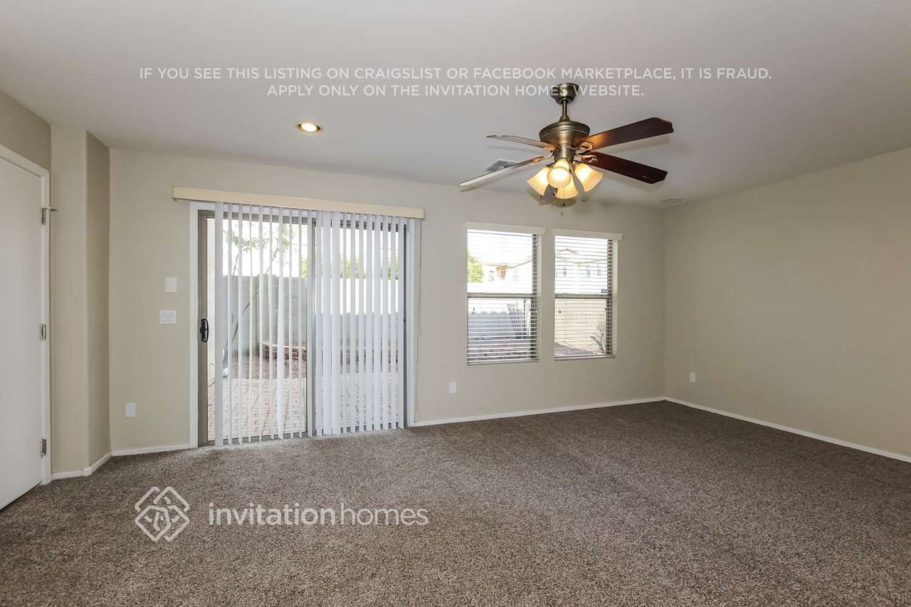 11166 W Mckinley St - Photo 4 of 21