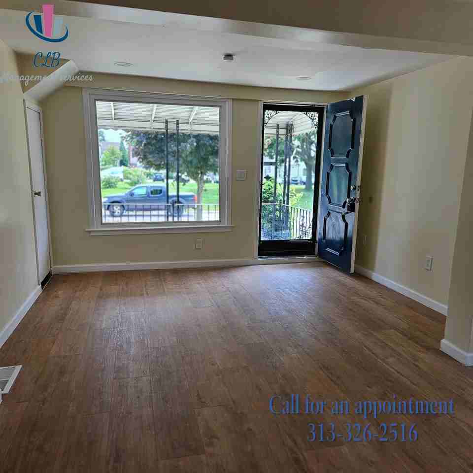 7247 Middlesex St #1 - Photo 5 of 16