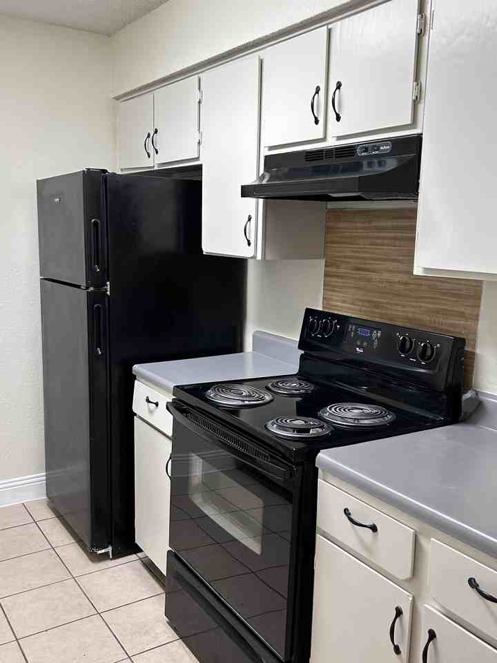 605 McQueary Street - Photo 5 of 10