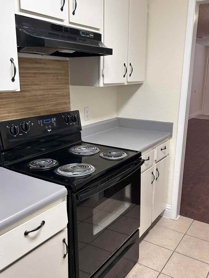 607 McQueary Street - Photo 2 of 10