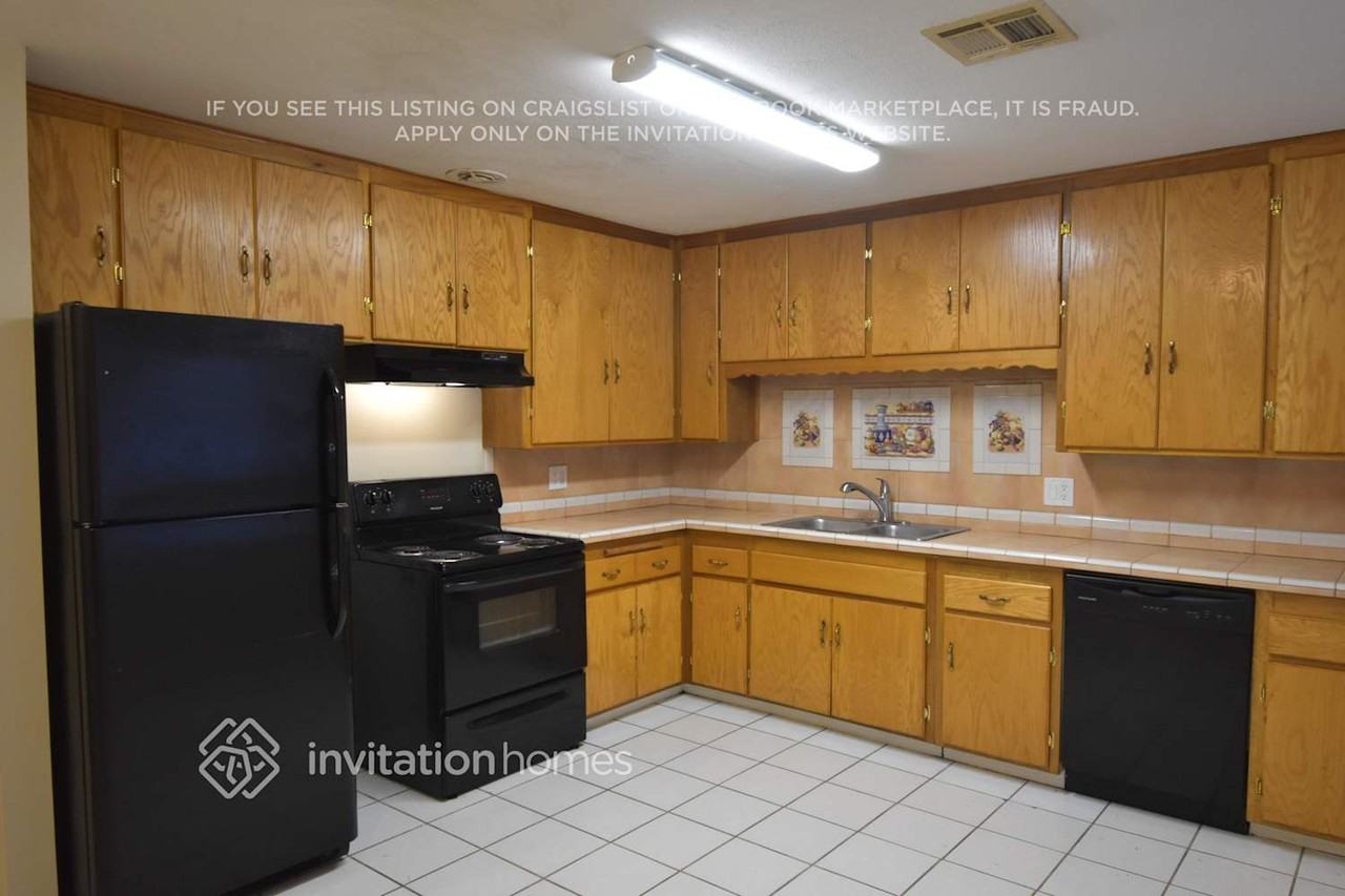 3416 W Tuckey Ln - Photo 3 of 13