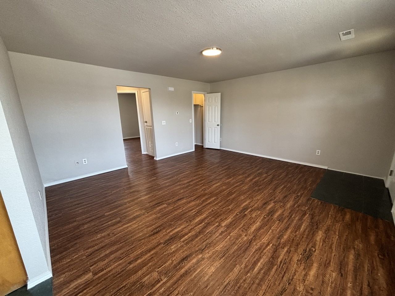 Park Plaza Apartments - Photo 3 of 33