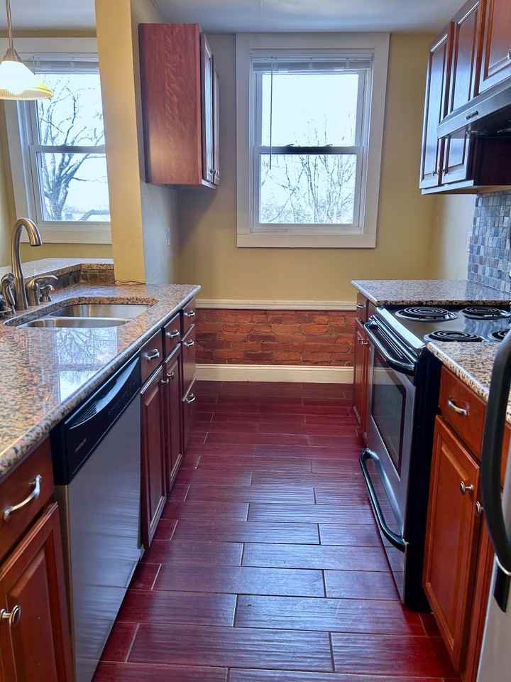 5825 Bartlett - Photo 4 of 6