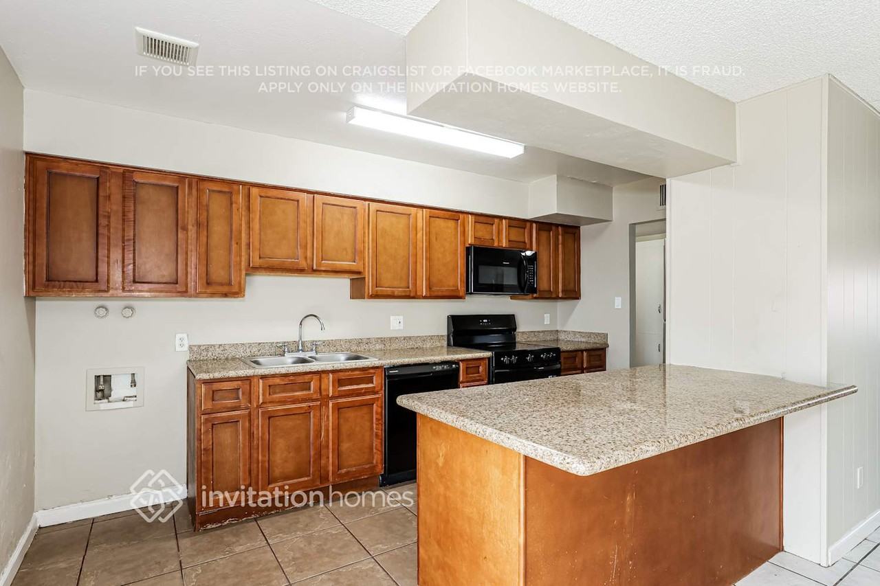 8233 W Indianola Ave - Photo 6 of 17