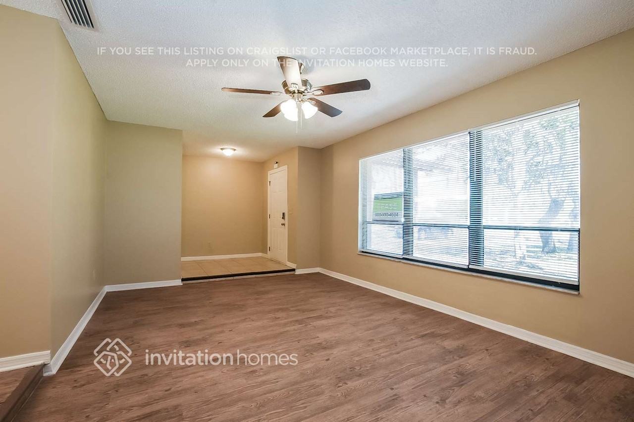 1272 Balmy Beach Dr - Photo 3 of 17