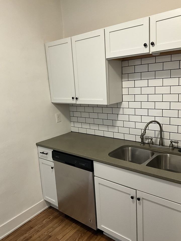 Silvers/Winchester 224 5th St - Photo 5 of 10