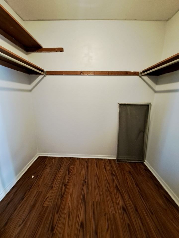 1355 Ohmer Street - Photo 5 of 9