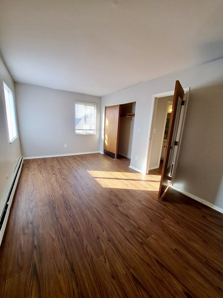 1355 Ohmer Street - Photo 7 of 9