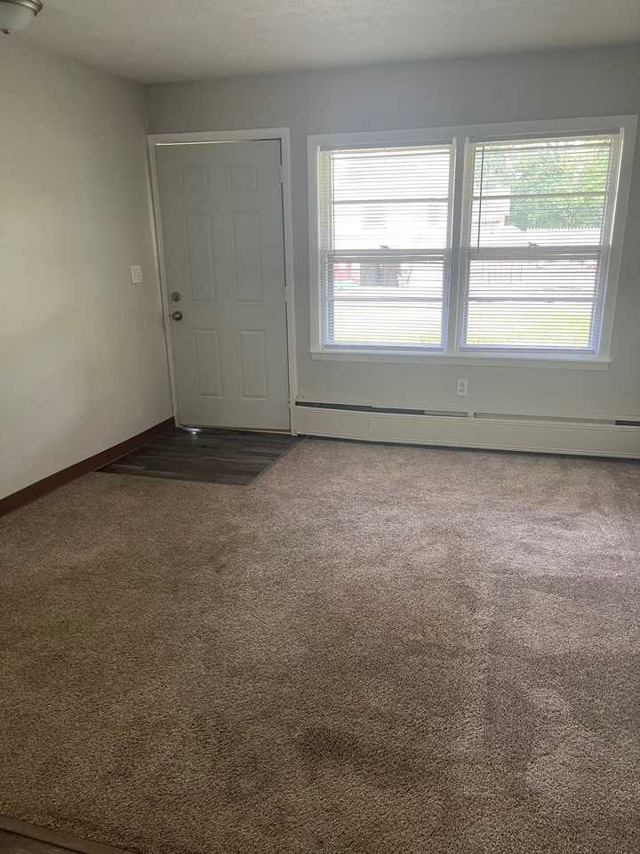 717 Townline Avenue - Photo 3 of 5