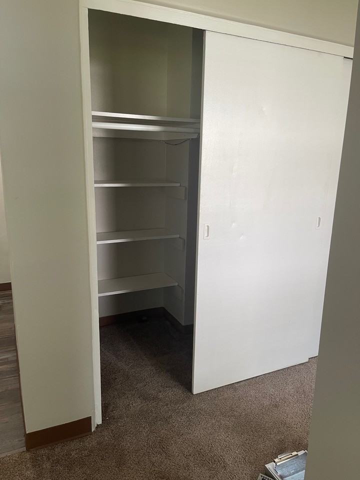 717 Townline Avenue - Photo 4 of 5