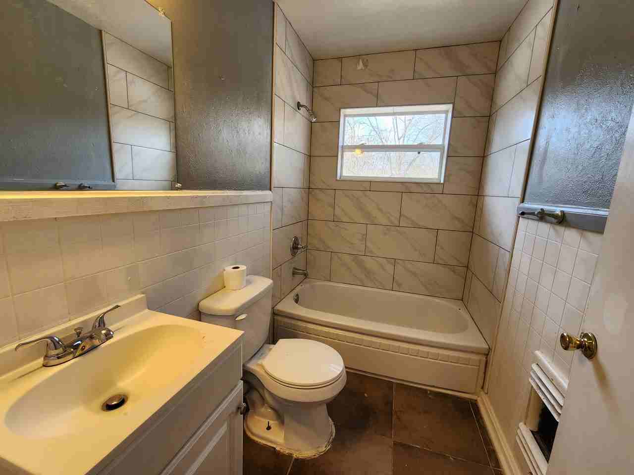 1504 Allen Street - Photo 5 of 8