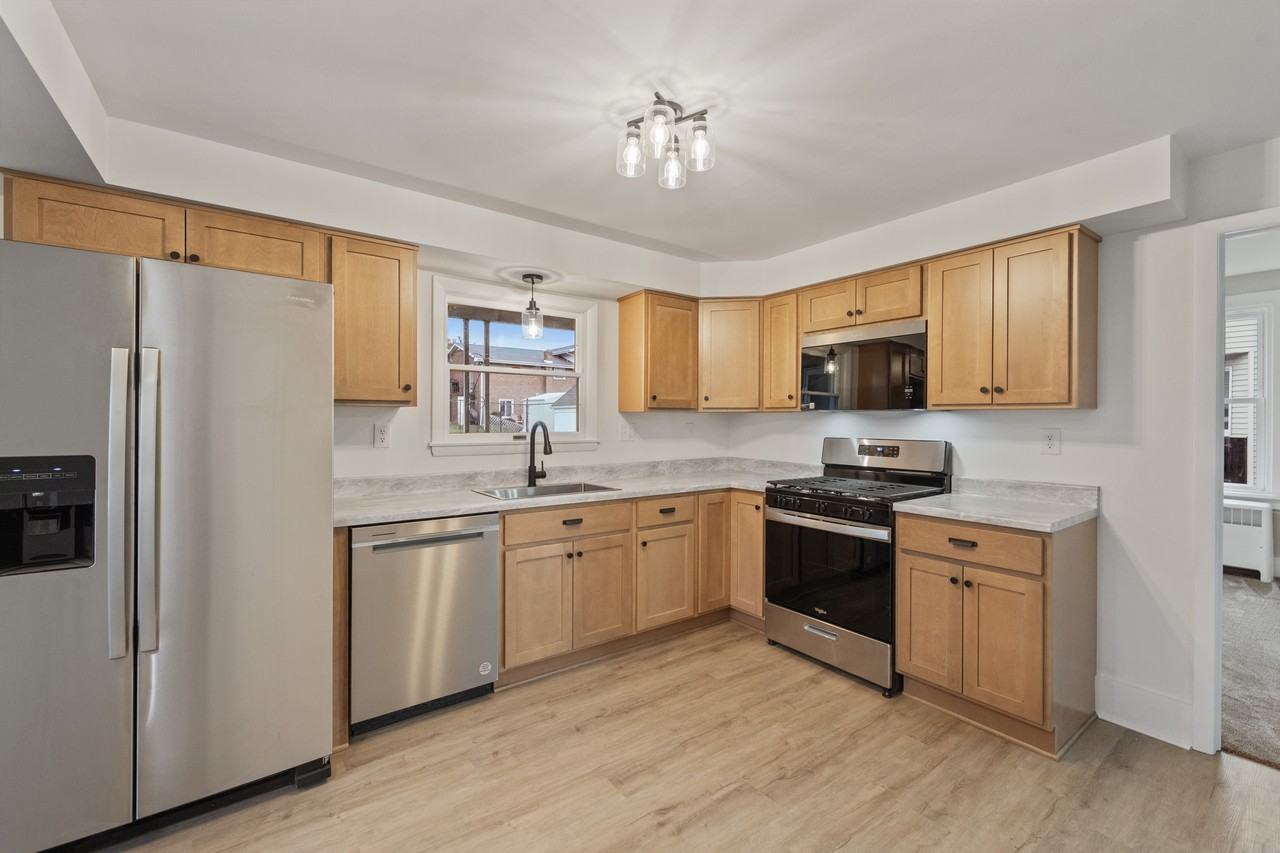 613 S 5th St #1 - Photo 2 of 19