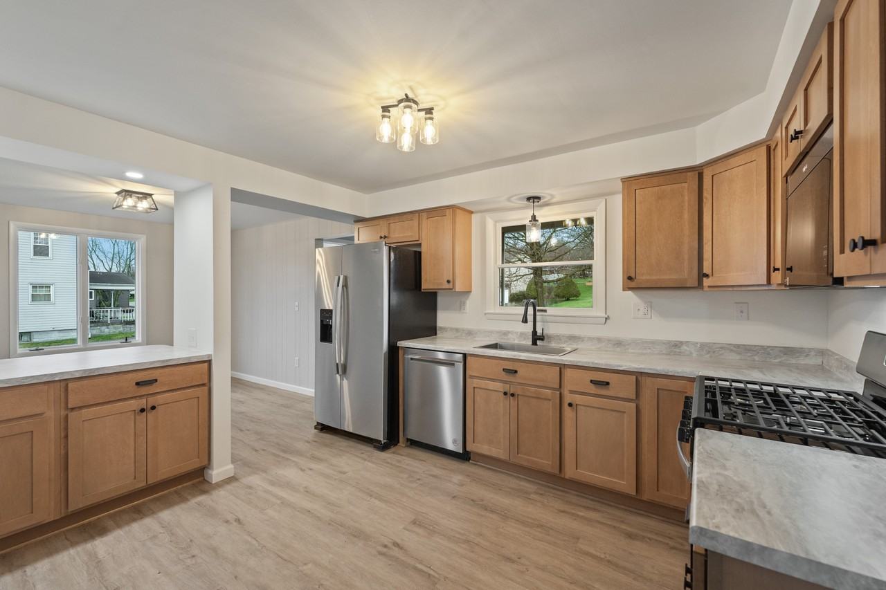613 S 5th St #1 - Photo 3 of 19