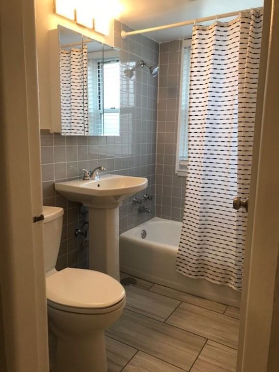 2349 W Jarvis Ave #51-2E - Photo 7 of 8