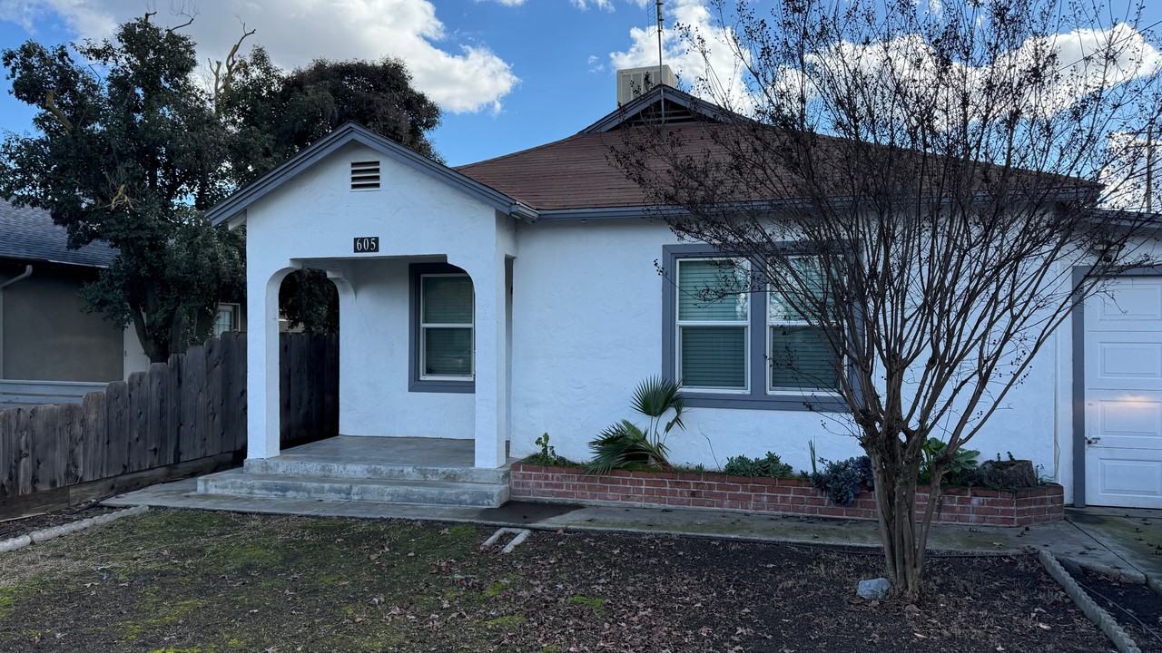 605 E Tulare Ave #1 - Photo 2 of 13