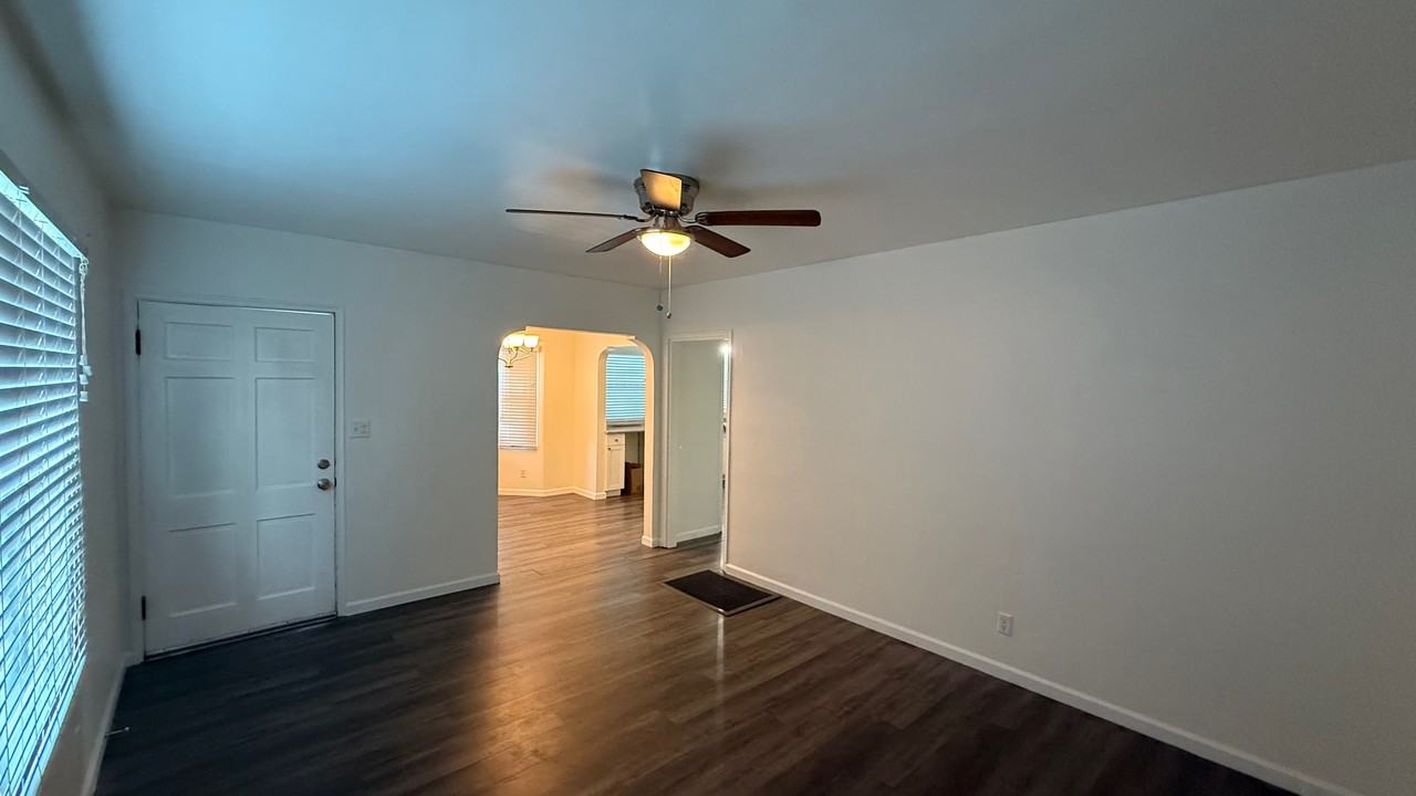 605 E Tulare Ave #1 - Photo 3 of 13