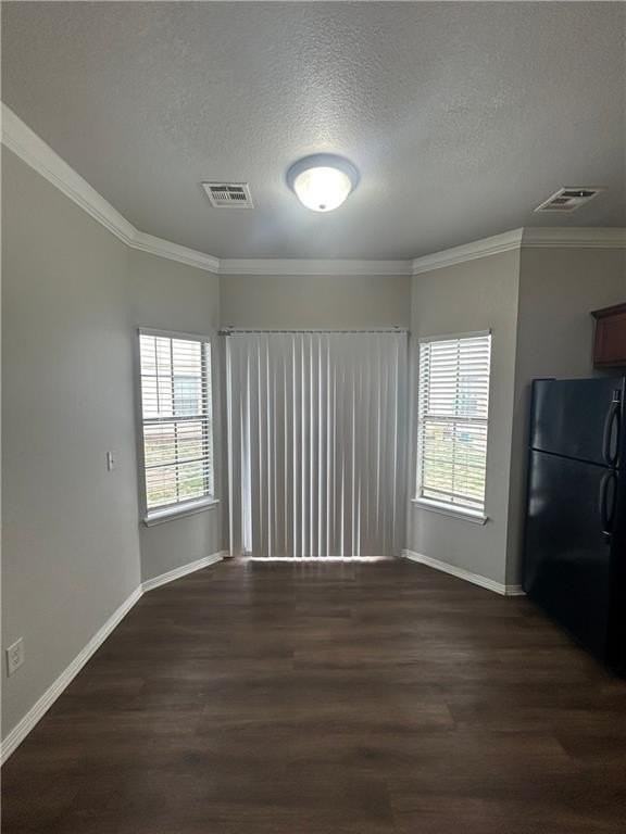 2670 N Valencia Ave #2 - Photo 5 of 17