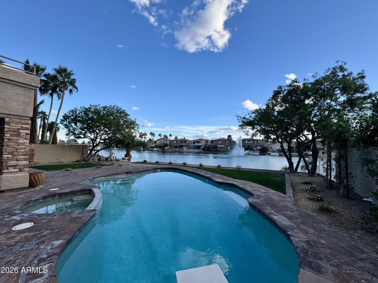 3339 E Tanglewood Dr - Photo 2 of 18