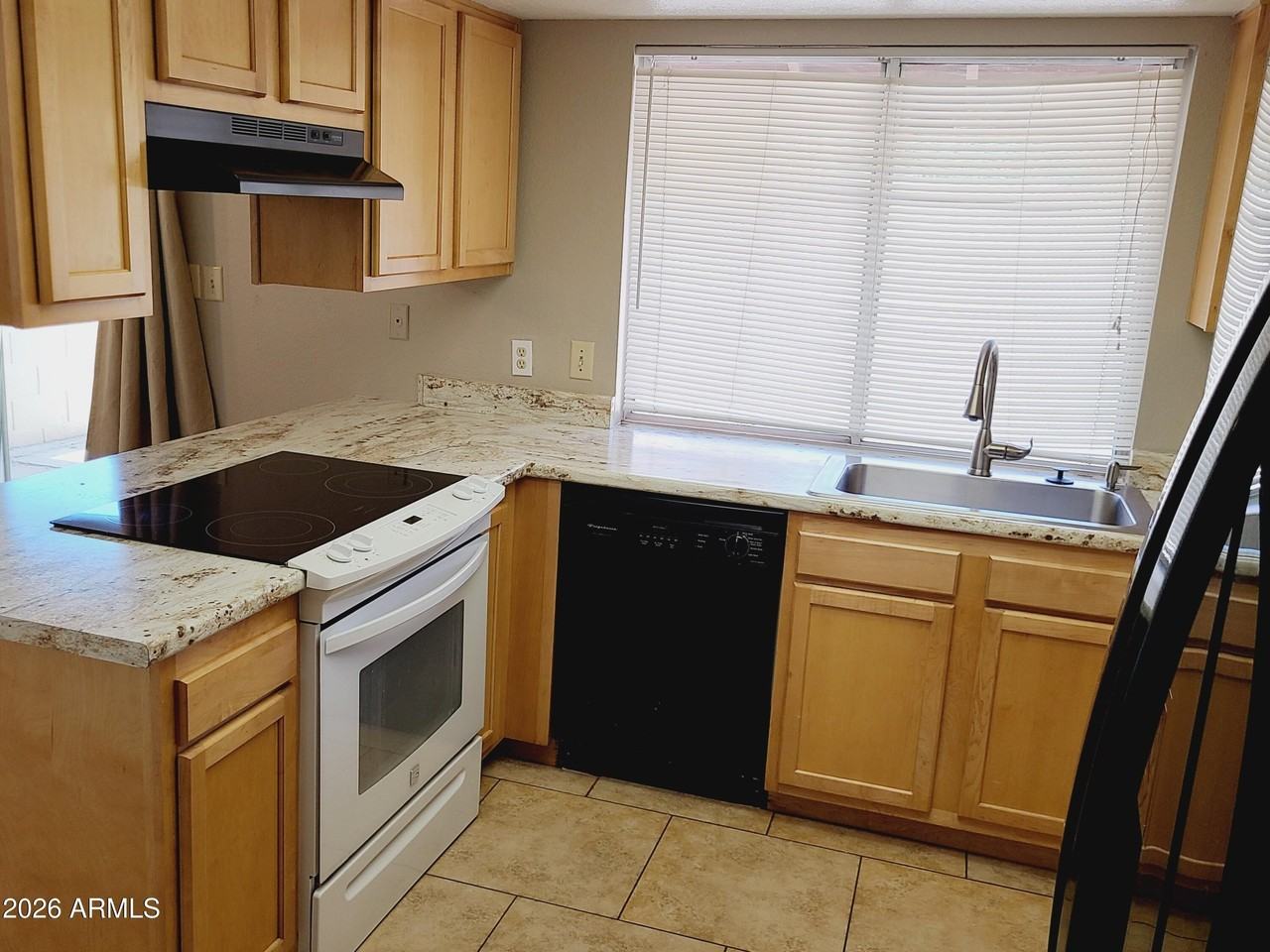 18209 N 45th Ave - Photo 6 of 23