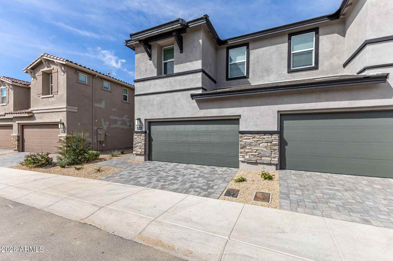 21114 N 58th Way - Photo 3 of 41