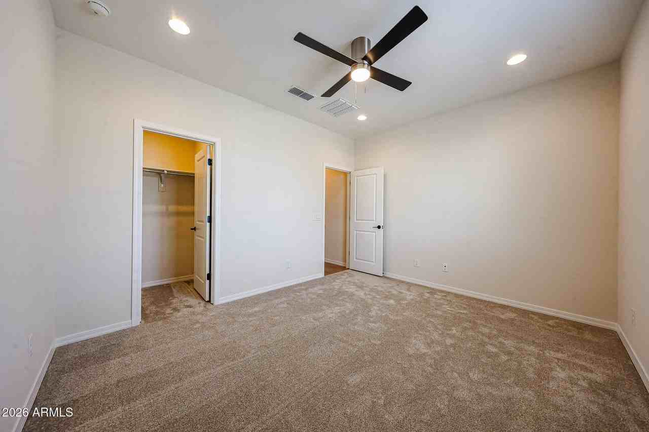 25465 N 172nd Dr - Photo 7 of 36