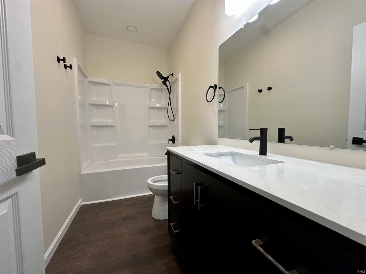 2115 G St - Photo 5 of 11