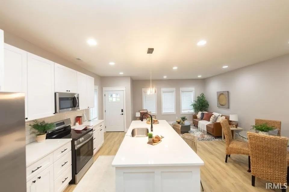 306 N Jefferson St - Photo 3 of 15