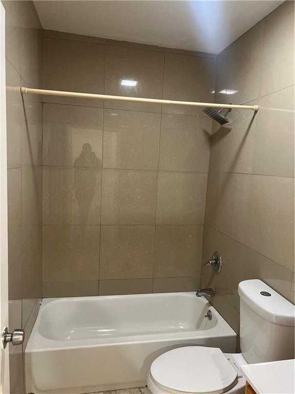 773 Drew St #2 - Photo 3 of 15