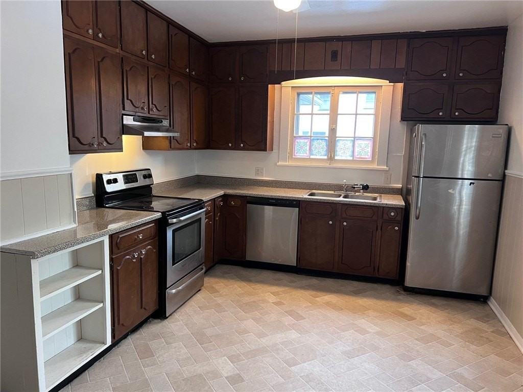 135 Arbordale Ave - Photo 2 of 17