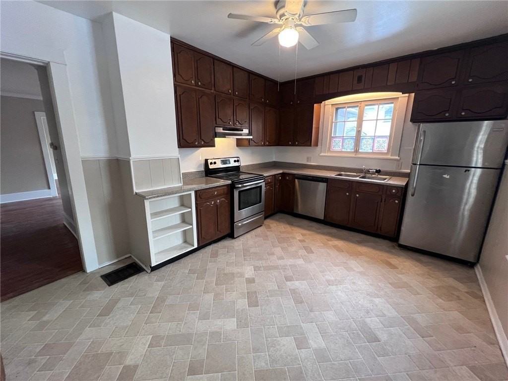 135 Arbordale Ave - Photo 3 of 17