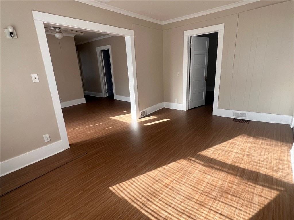 135 Arbordale Ave - Photo 6 of 17