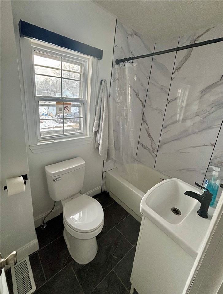 420 W 5th St Unit A - Photo 5 of 5