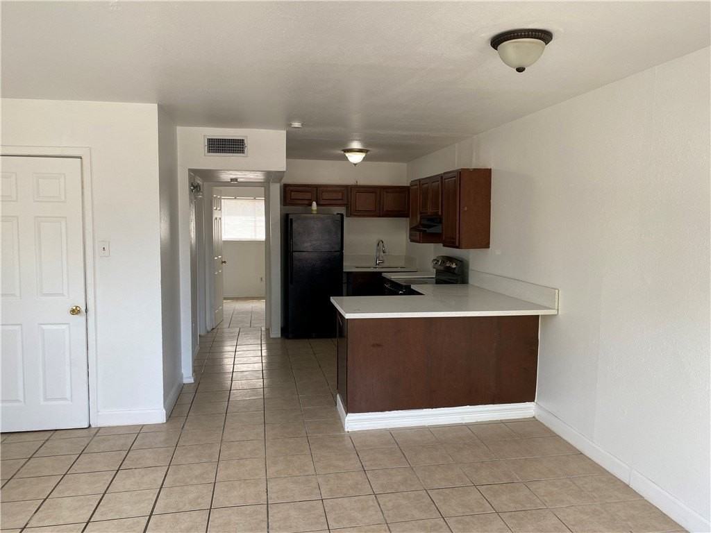 1004 Austin St Apt 5 #3 - Photo 4 of 9