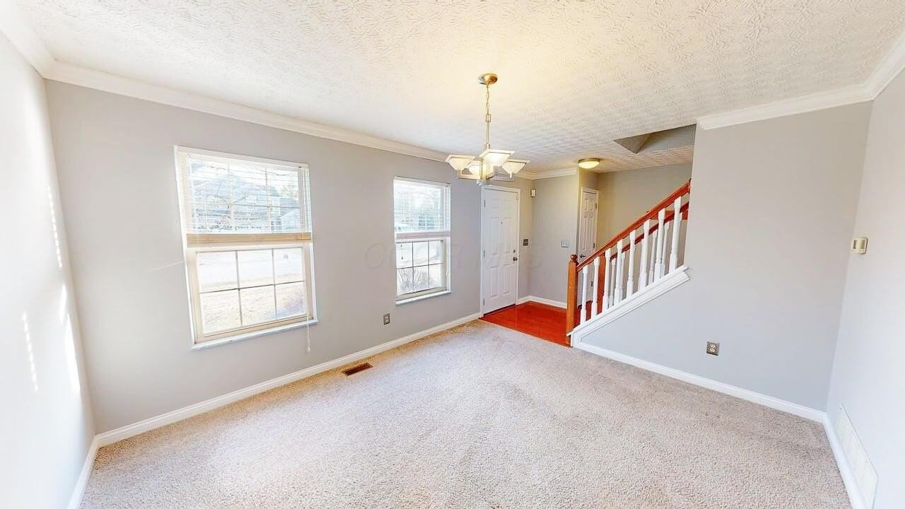 5854 Haddingtonshire Ln - Photo 4 of 37