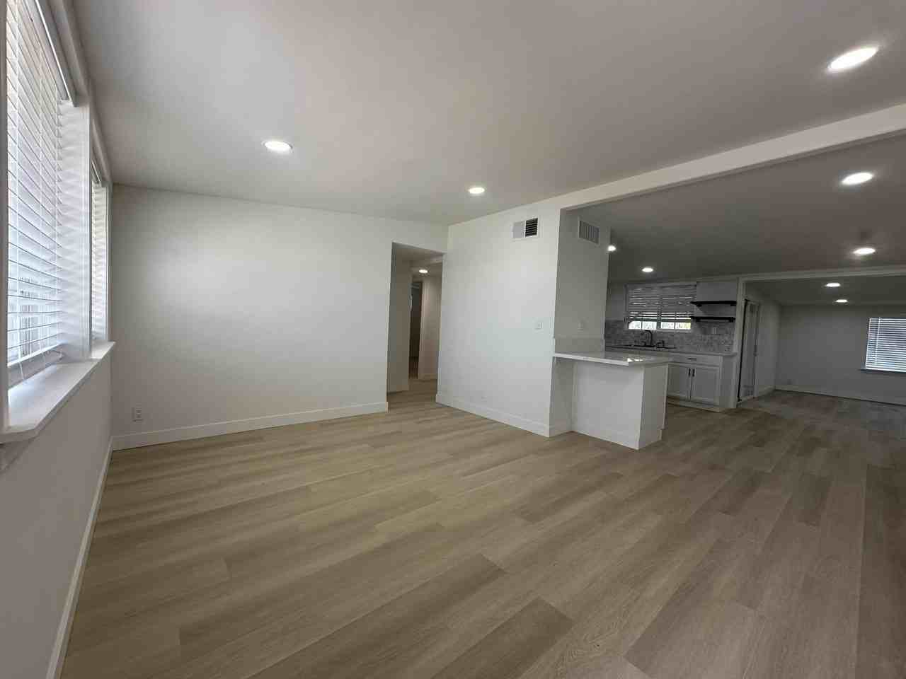 30201 San Diego Dr - Photo 4 of 31