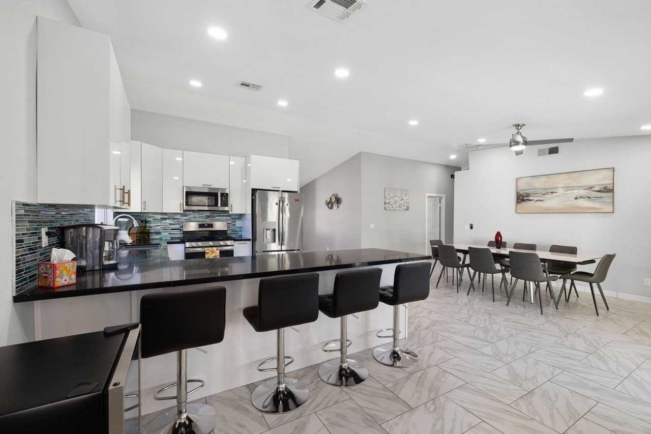 31115 Whispering Palms Trl - Photo 4 of 37