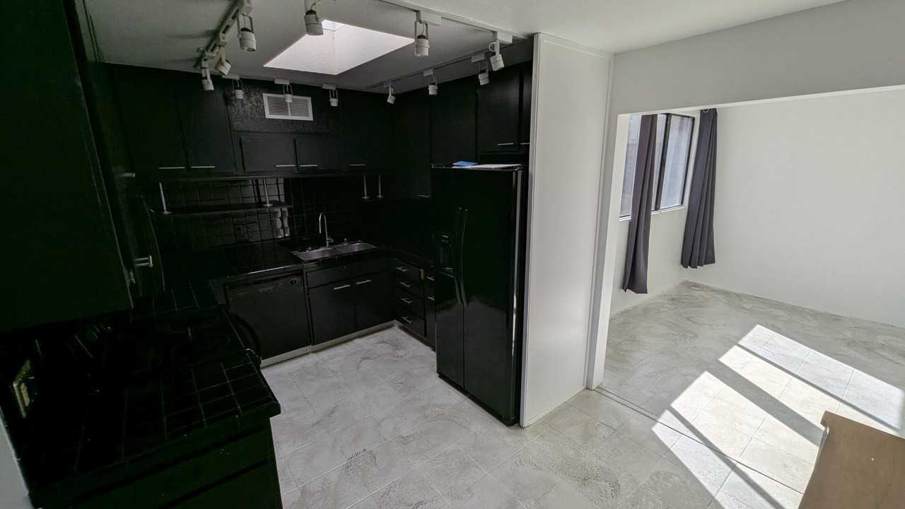 425 Bradshaw Ln Unit 63 - Photo 6 of 24