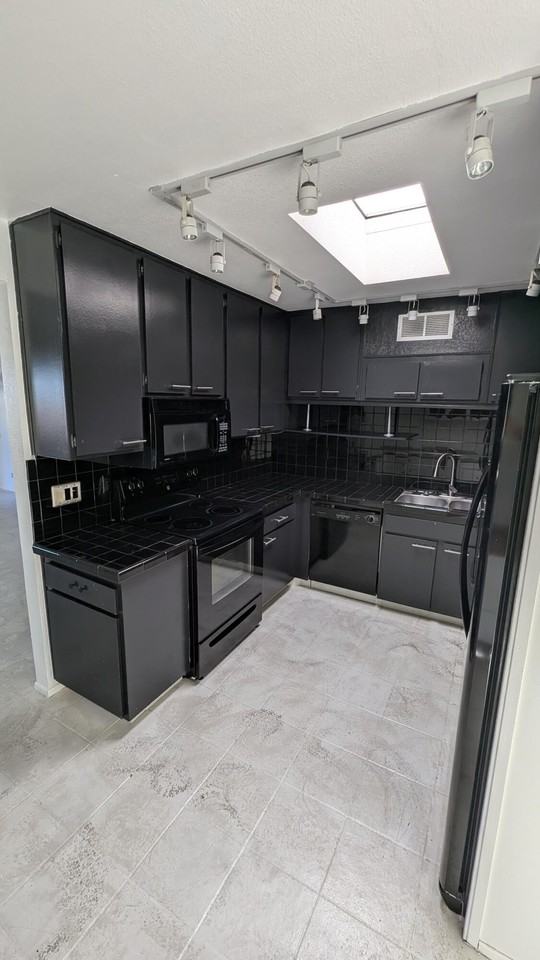 425 Bradshaw Ln Unit 63 - Photo 7 of 24