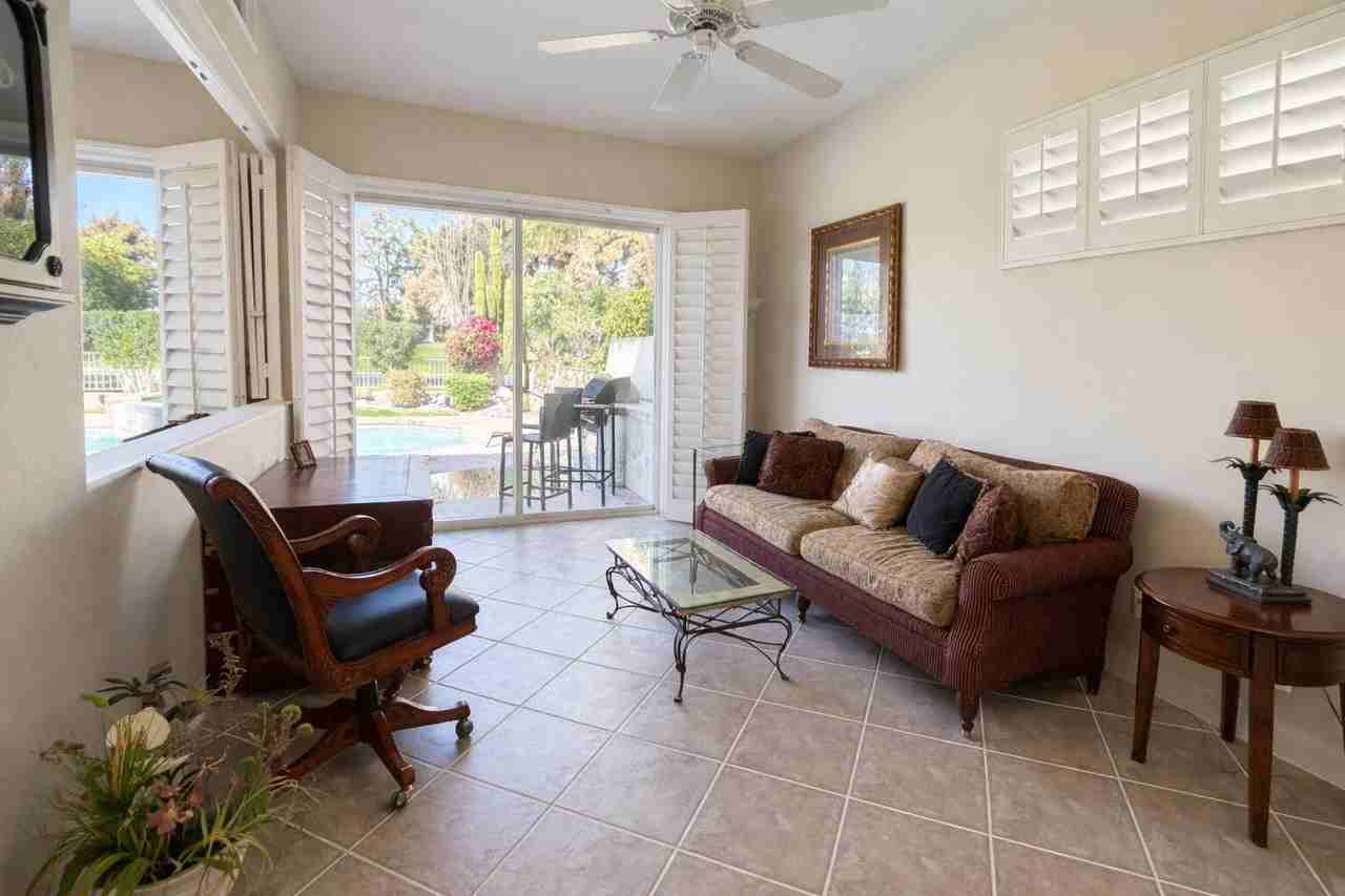 83 Kavenish Dr - Photo 3 of 15